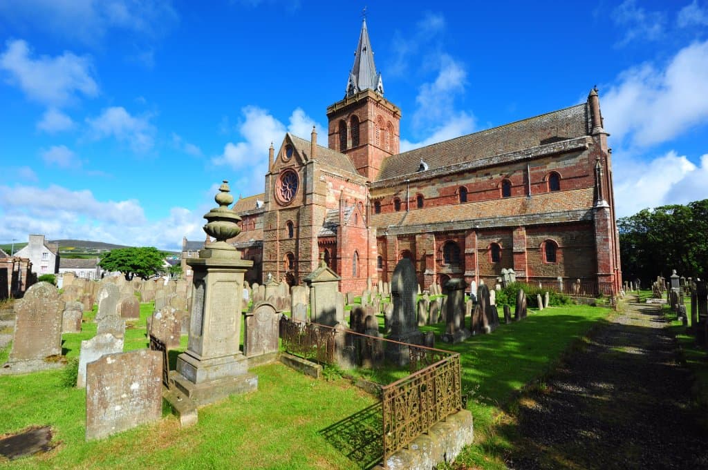 Friedhof und Aussenfront