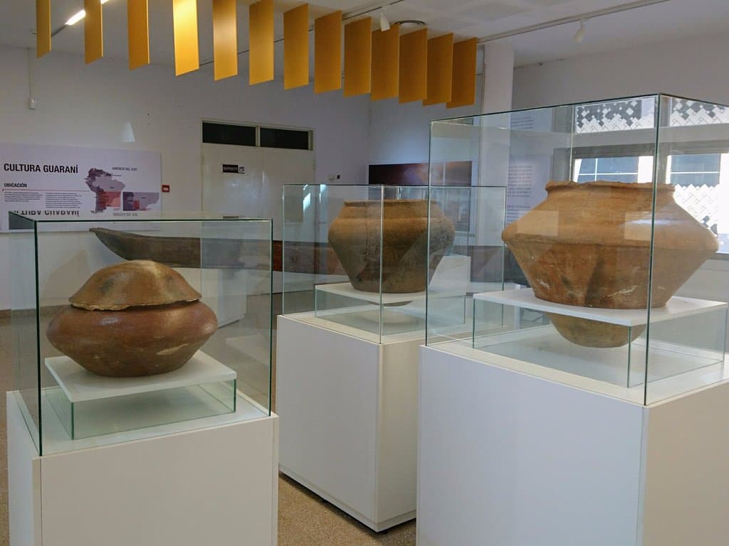 Culture Guarani : trois beaux yapepo