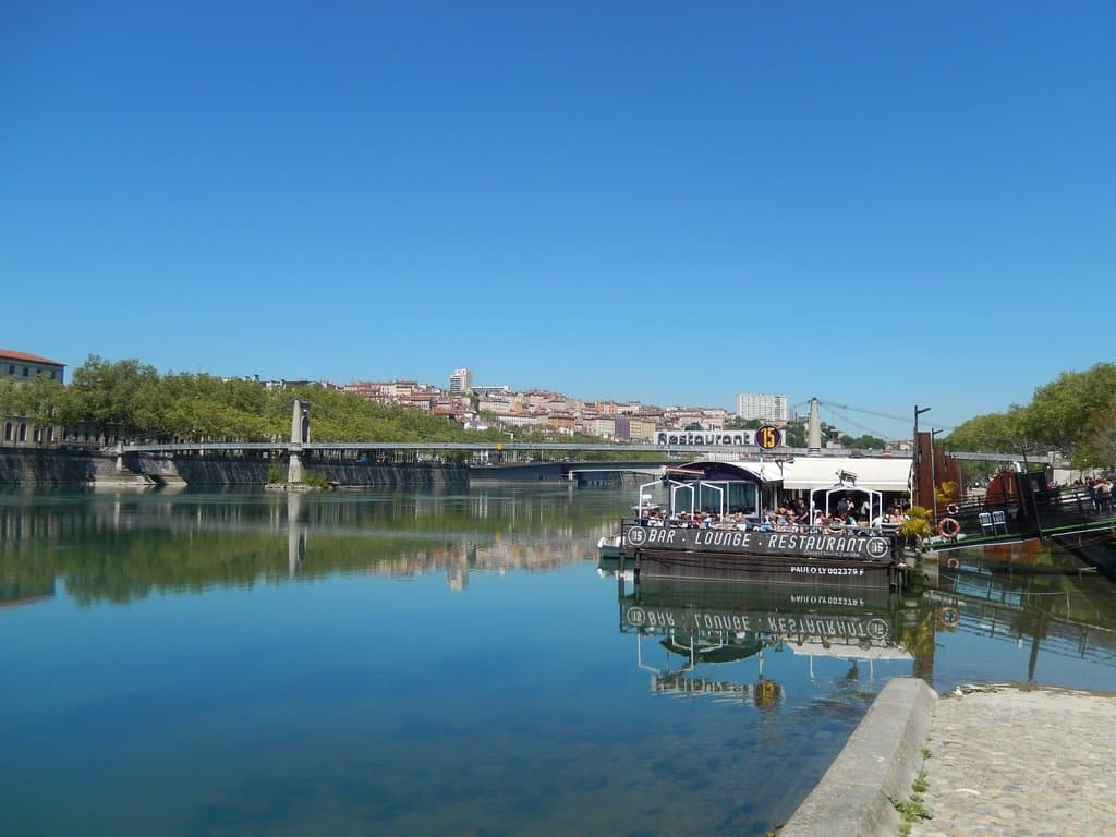 le Rhône, vue sur la colline de laCroix Rousse