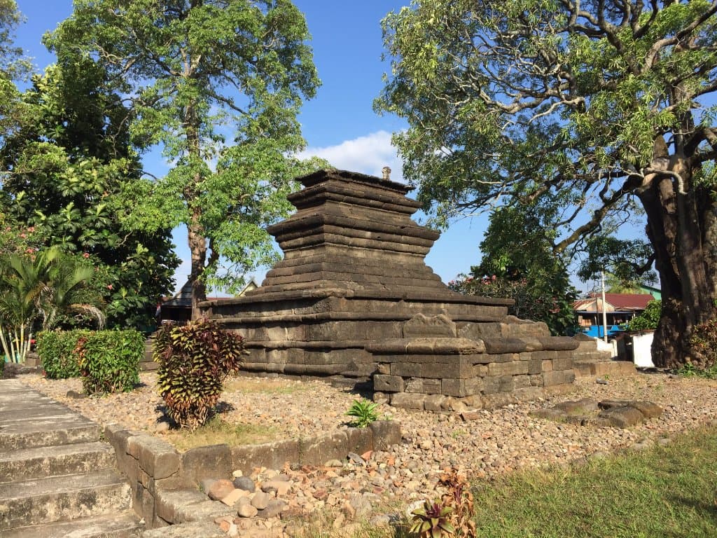 Tallo Kings Cemetery Complex