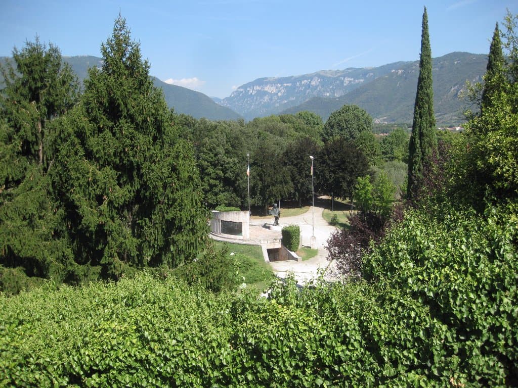 vista dalla porta di ingresso al centro