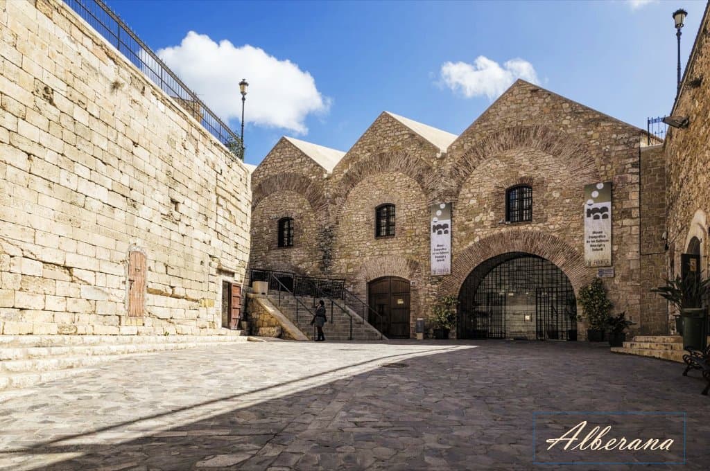 Fachada principal del museo