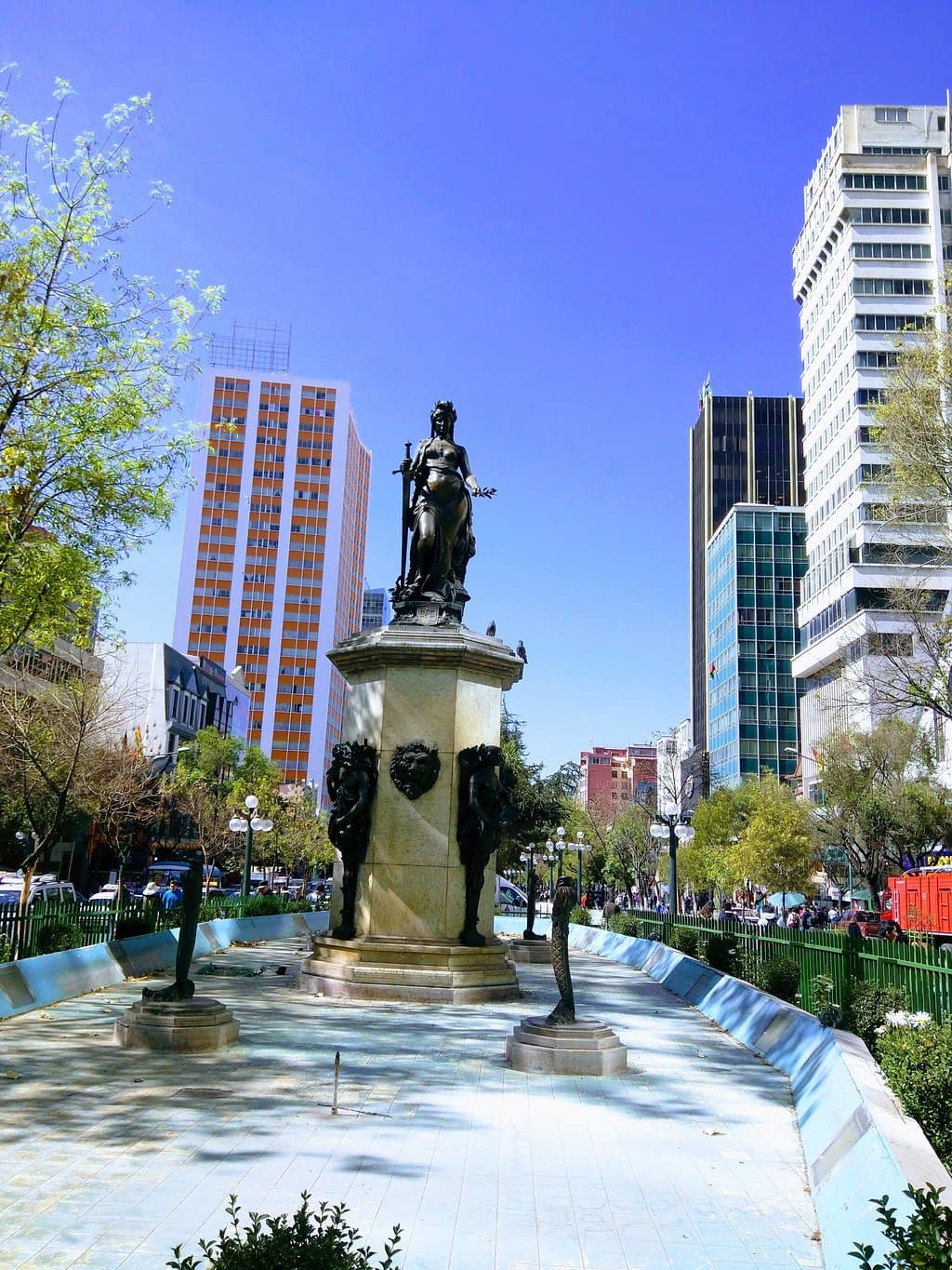 El Prado Av. 16 de Julio
