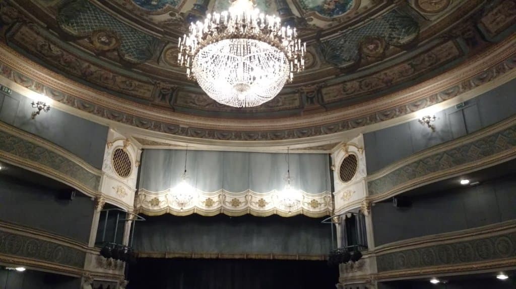 Teto e palco..um charme!!