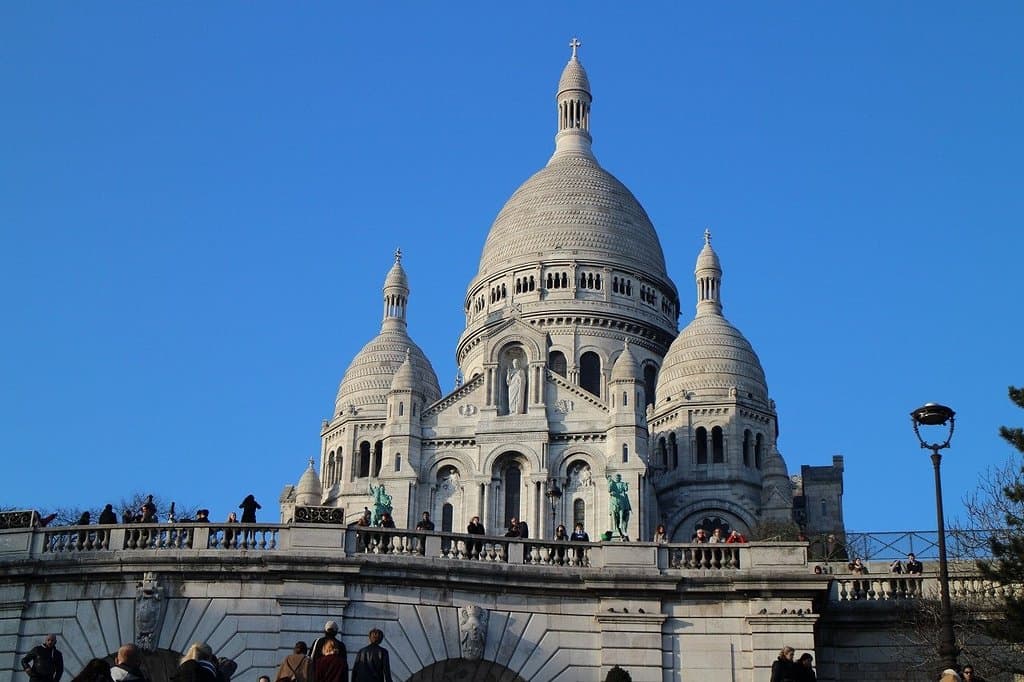 Square Louise Michel Paris