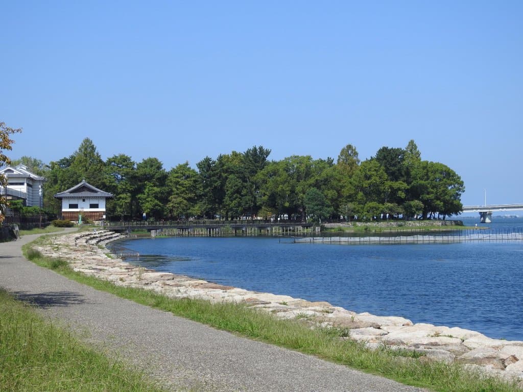 遠くから見た膳所城