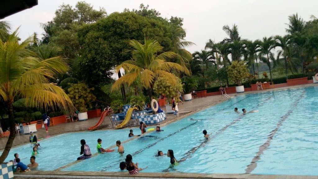swimming pool jababeka