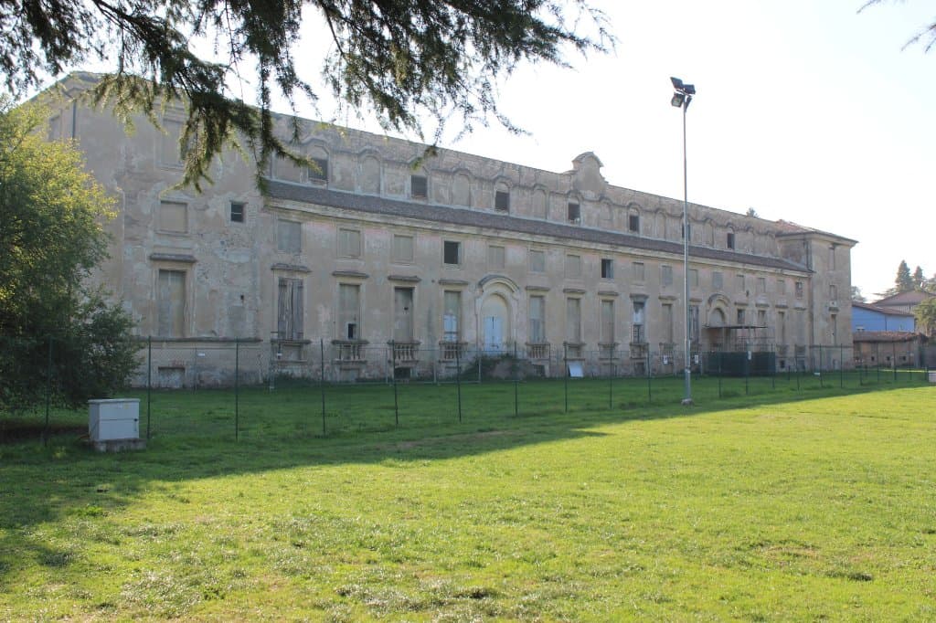 Quello che resta della reggia