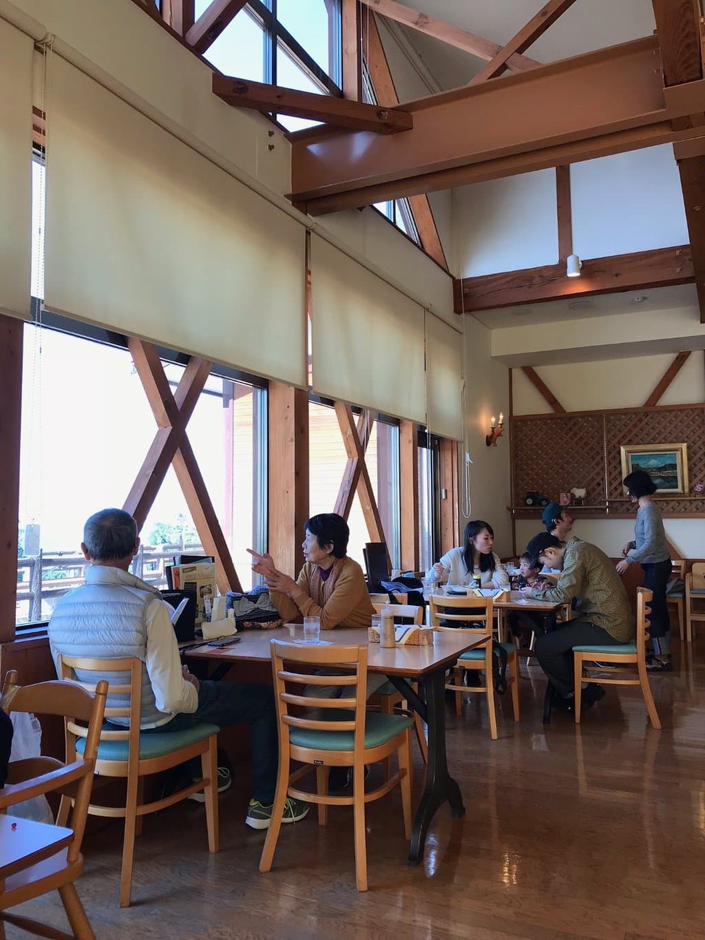 店内の様子です。(芝生方向)