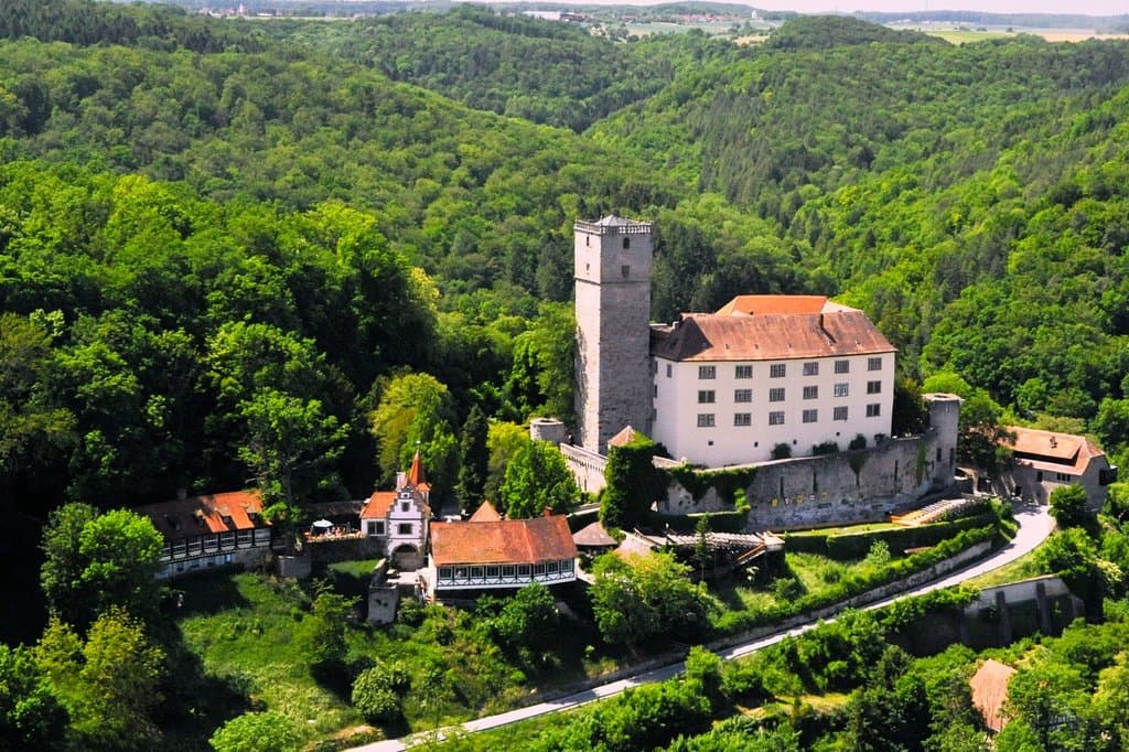 Luftaufnahme Burg Guttenberg