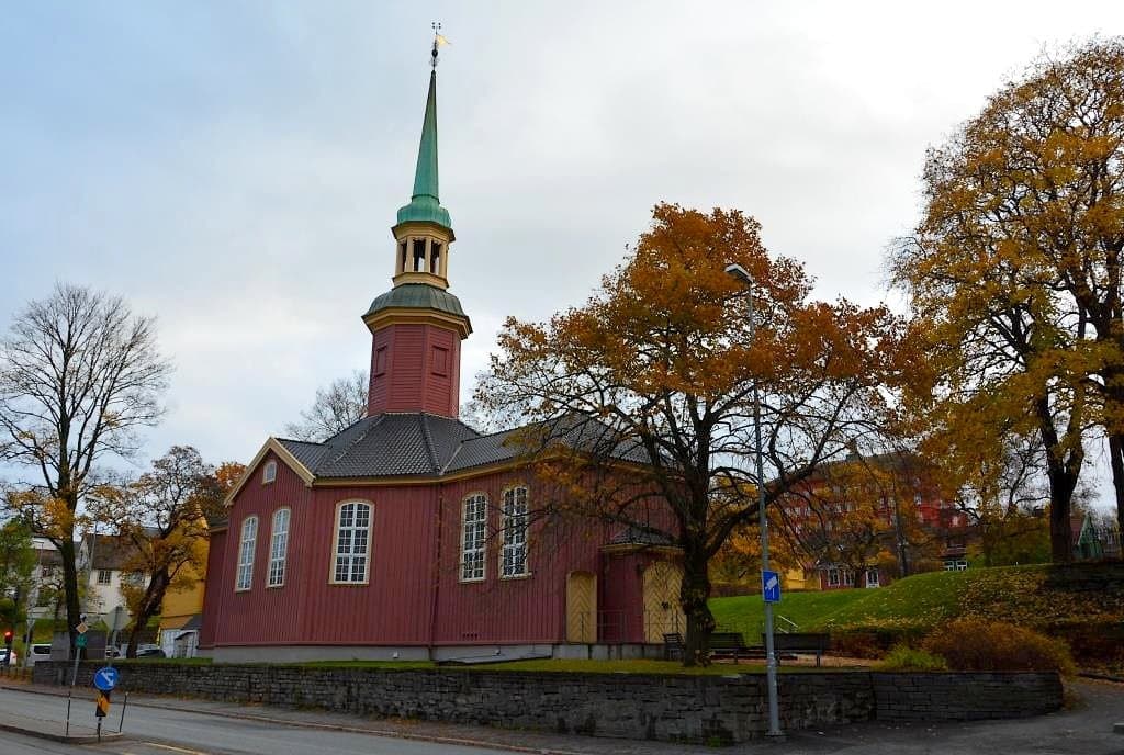 Bakke kirke