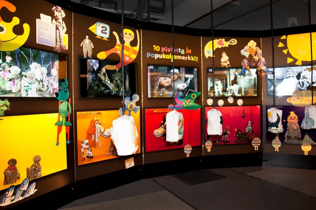 Kuulemiin ja näkemiin -näyttely on myös läpikatsaus suomalaiseen ohjelmatuotantoon.