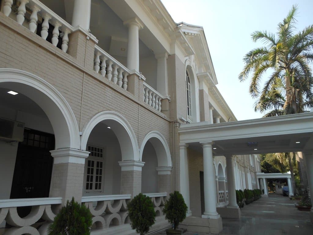 Yangon, la facciata dell'ex Pegu Club