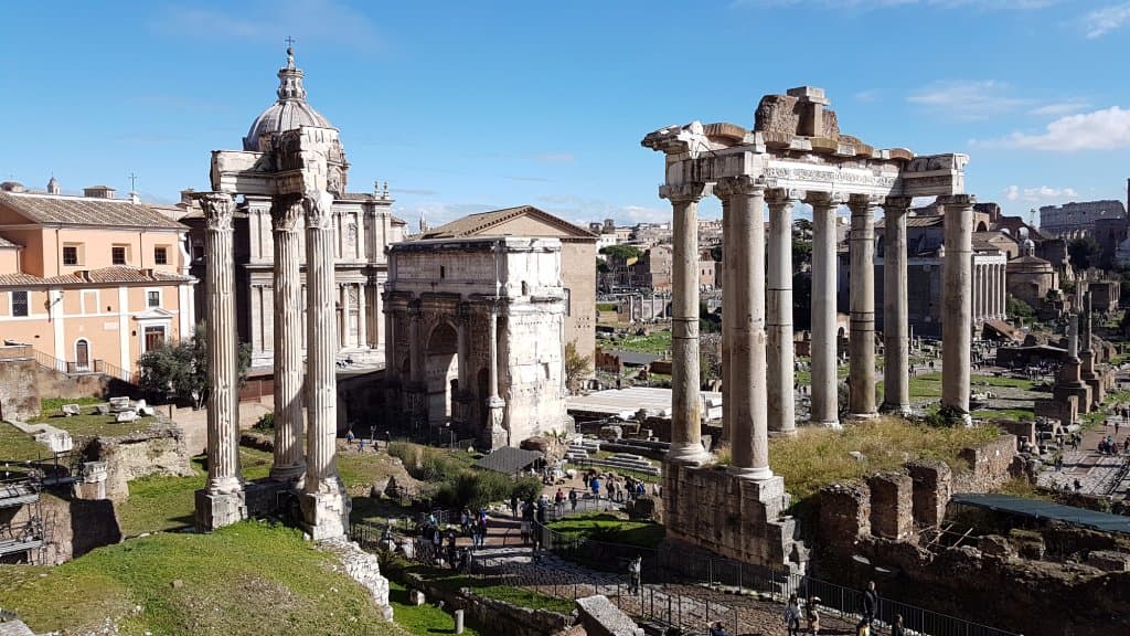Tempio di Vespasiano e Tito
