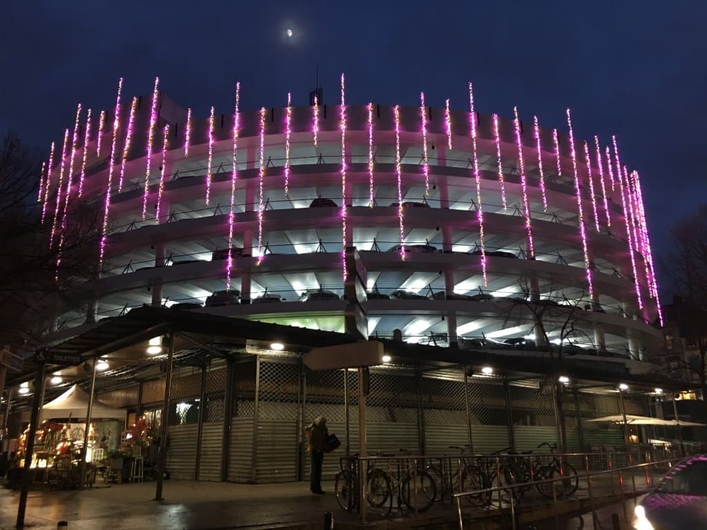 Parking et marché des Carmes