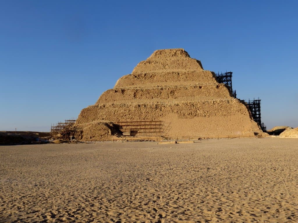 La pyramide à degrés