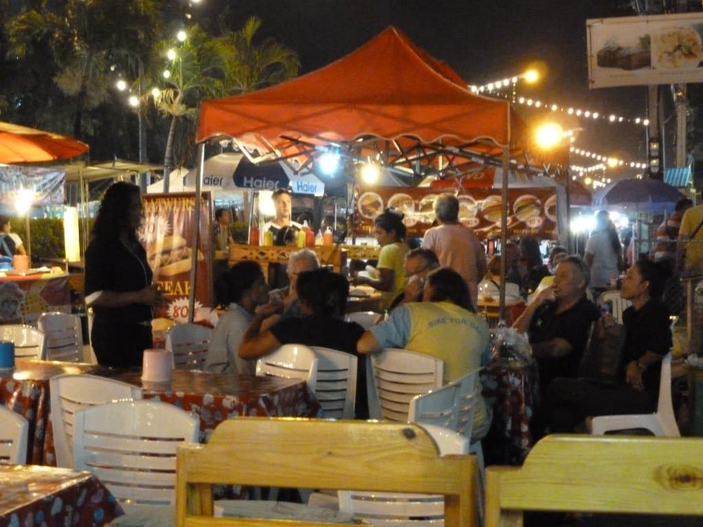 Cha-am Night Market Narathip Rd