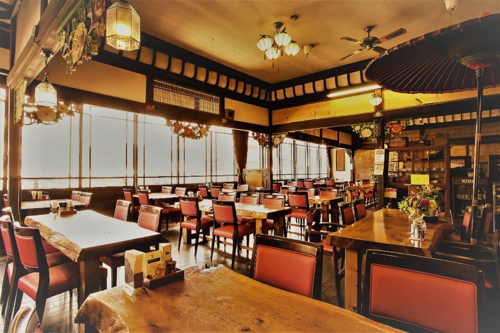 日光らしい色彩のレストラン