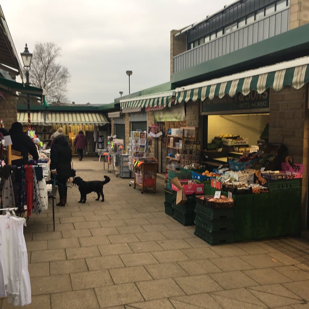 Saturday Market, with not too many here, but plenty of fresh food, clothes and fancy goods on sa