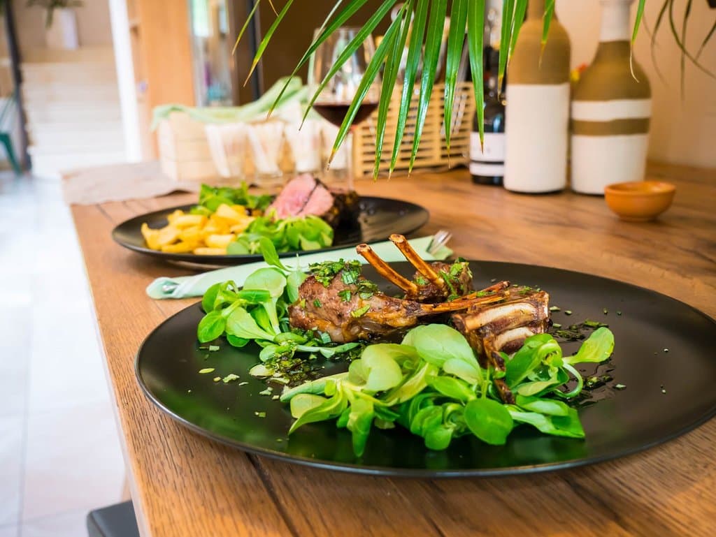 costolette d'agnello in salsa di erbe