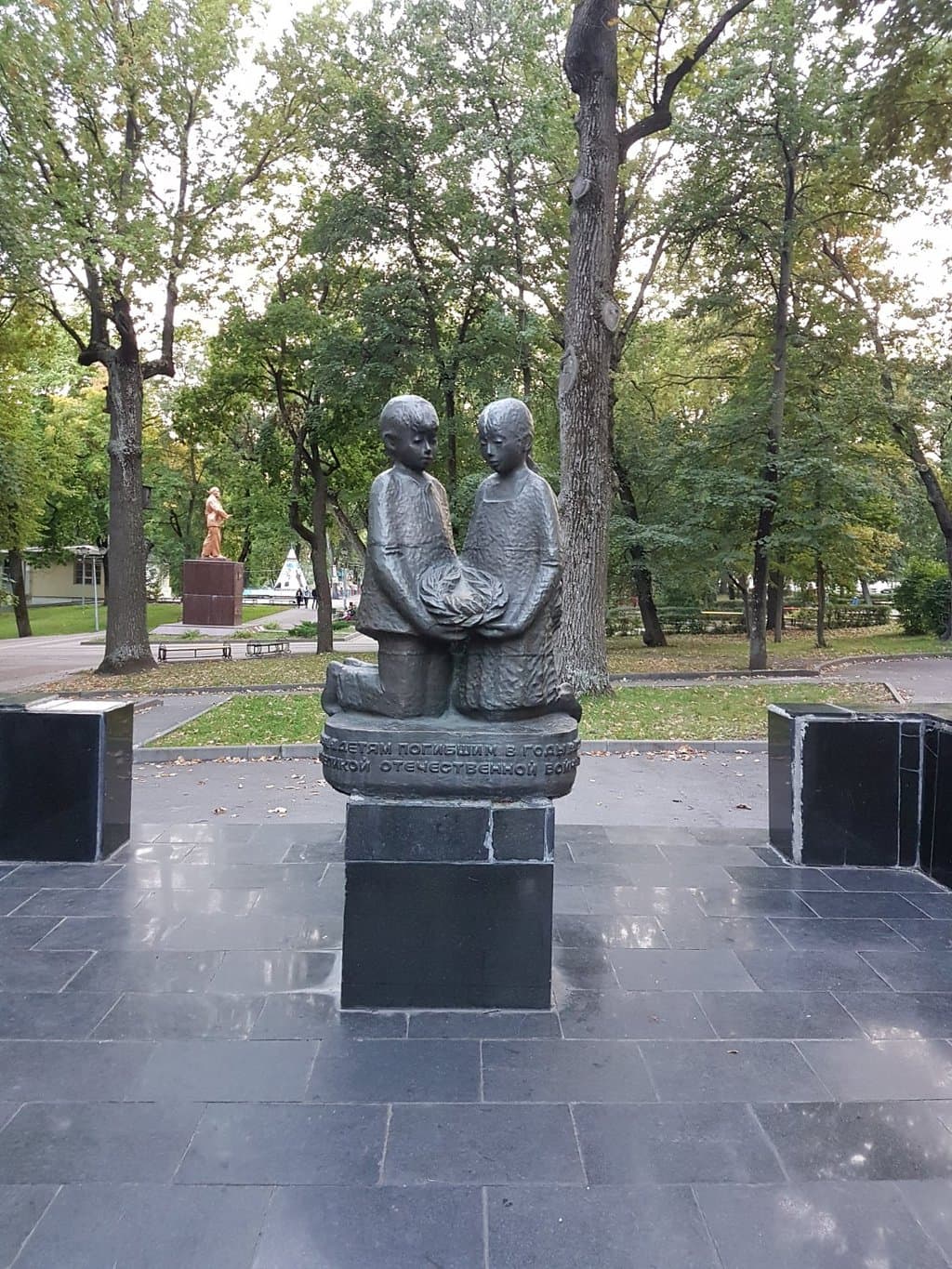 памятник детям