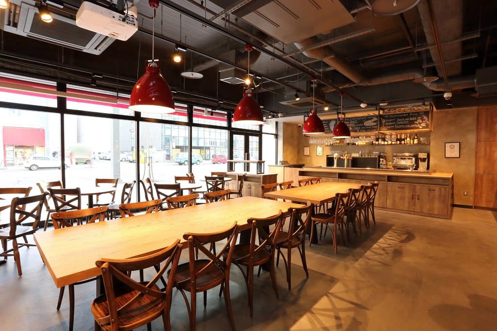 ランチタイム店内