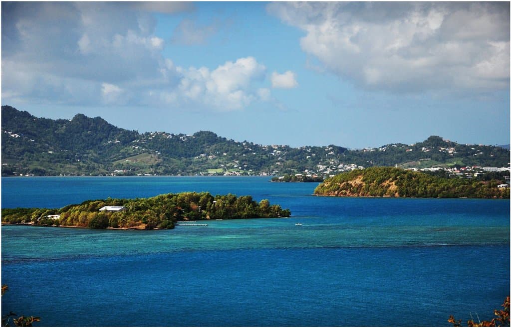 au loin .... le continent !