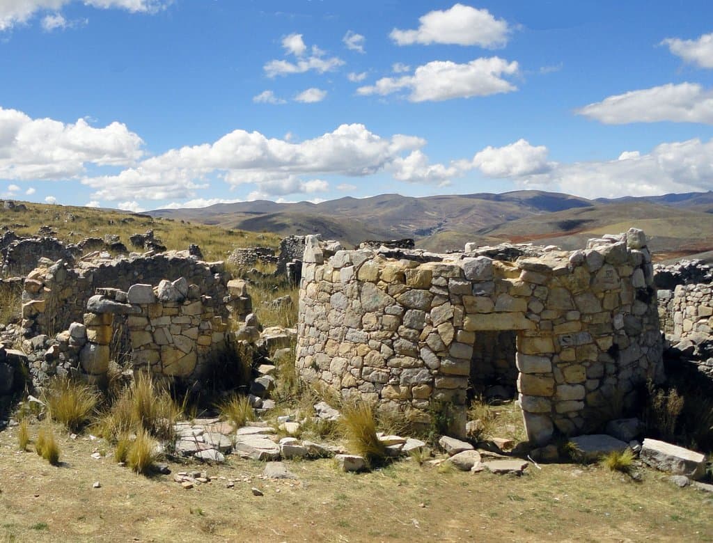 Construcciones circulares típicas de Tunanmarca