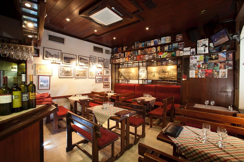 Konoba Hvaranin interior