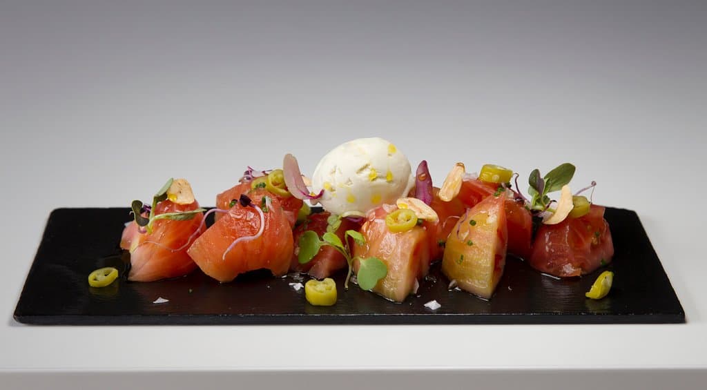 Tomate logroñes aliñado con helado de escabeche y más...
