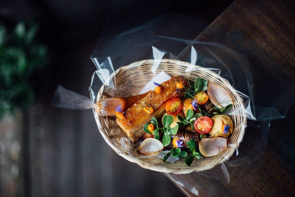 lechón a la canasta