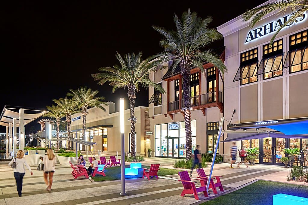 Shopping later? St. Johns Town Center is open until 9PM Monday - Saturday and 6PM on Sunday.