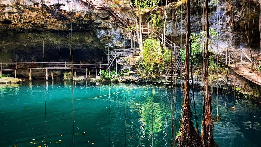 Cenote Xcanché Ek Balam