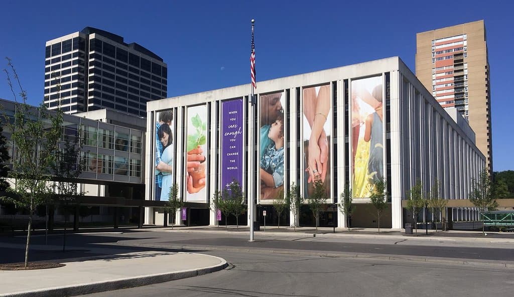 Springtime at the Hallmark Visitors Center 