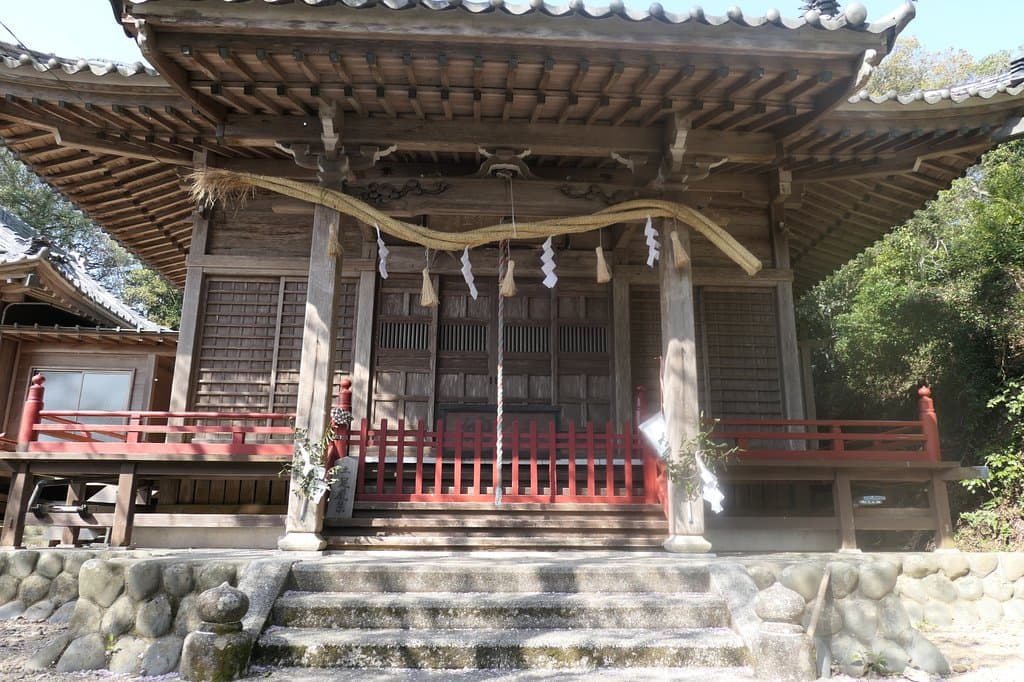 西の丸の高天神社。