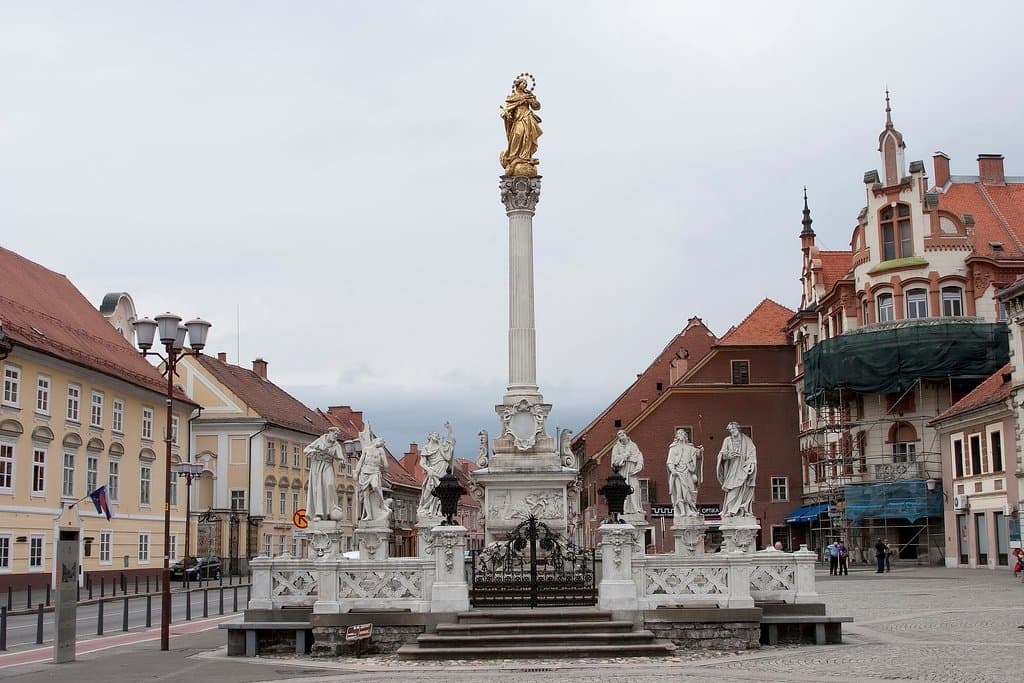 Marian Column Na Náměti