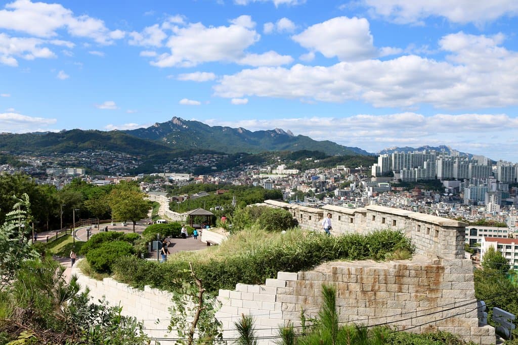 Seoul city wall