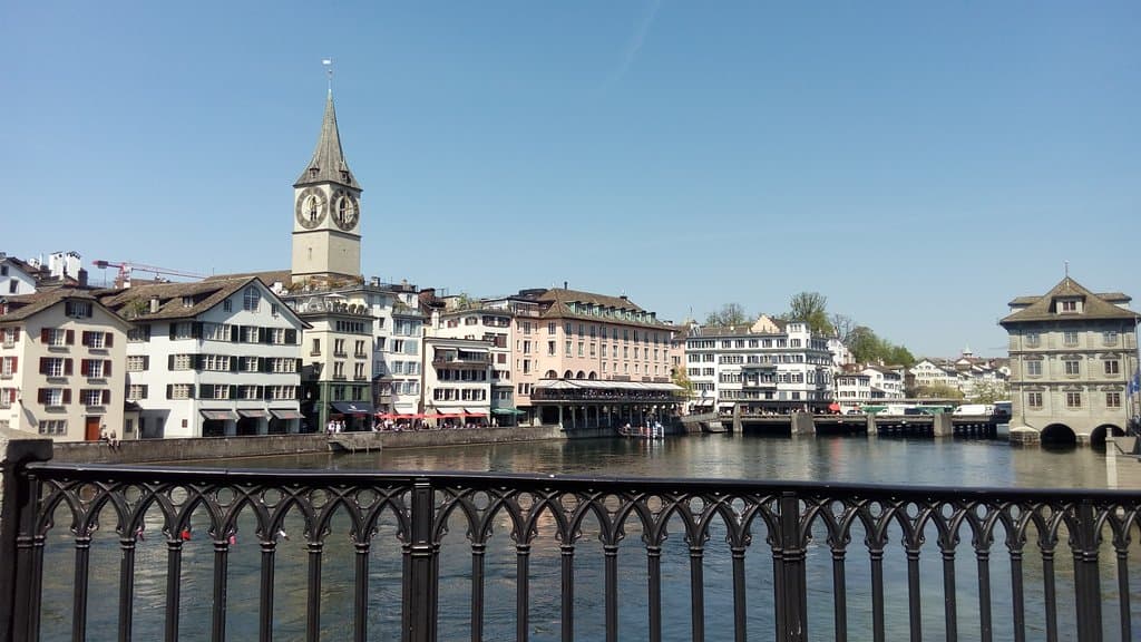 Vue de la Tour depuis le Pont