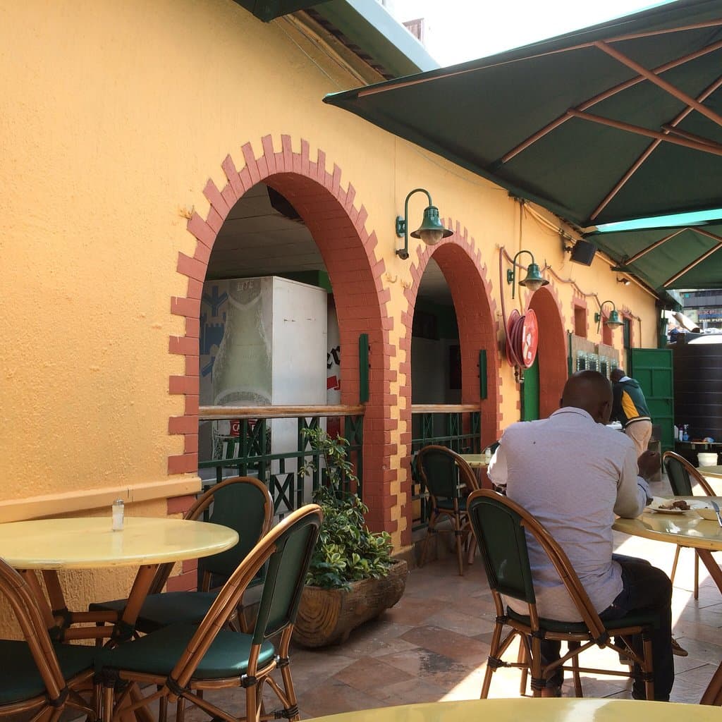 La terrasse en mai très agréable