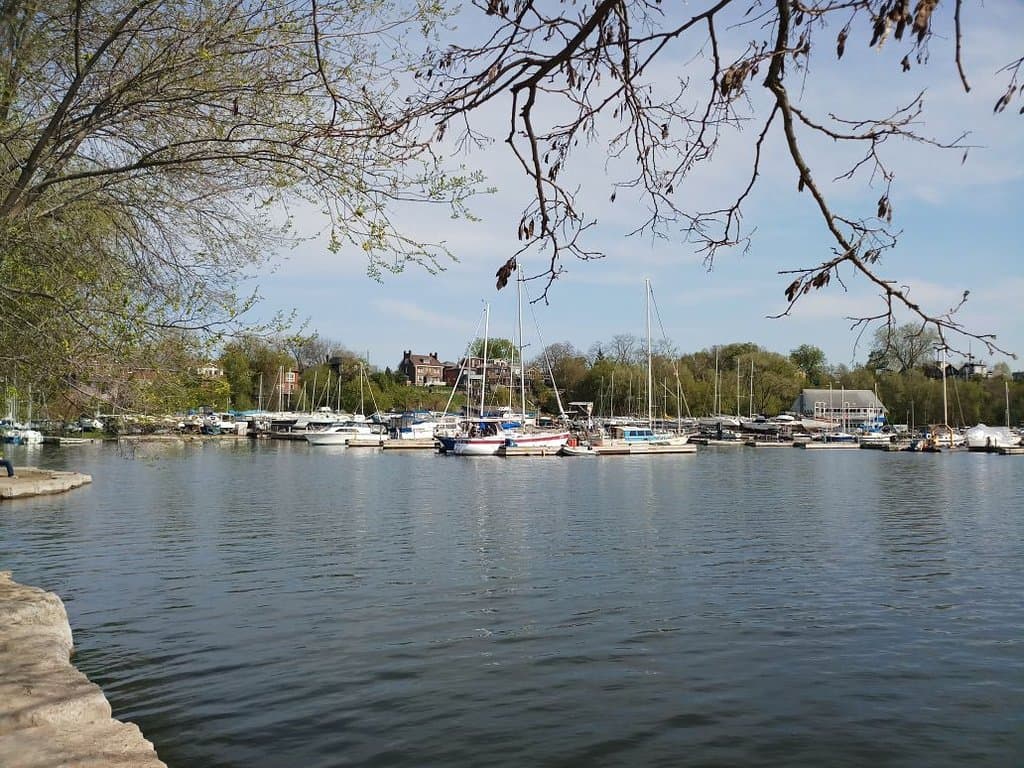 Pier 4 park view Yatches on the Lake
