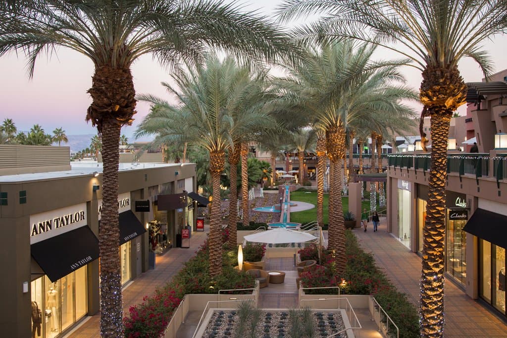 Exquisite, outdoor & lifestyle shopping experience featuring scenic views & shopping at its fine