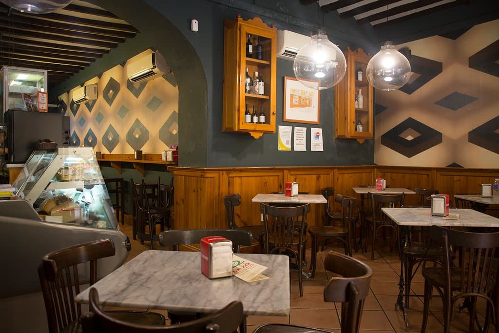 Small dining room but very down to earth ambience