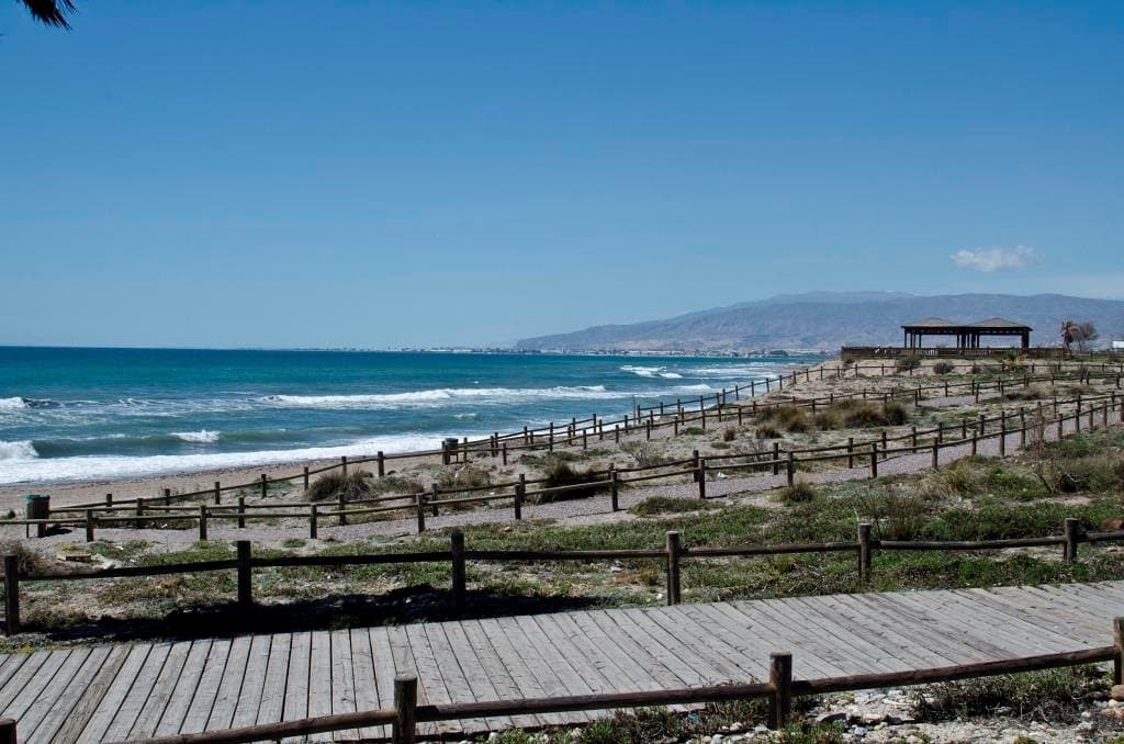El Toyo Promenade