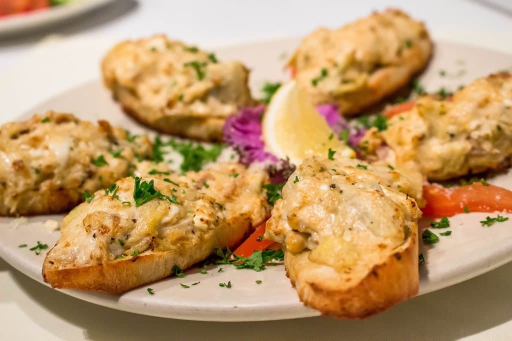 crab and artichoke brushetta
