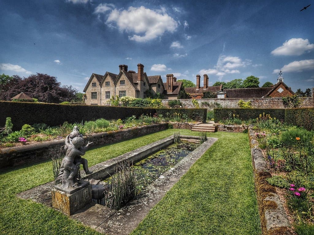 Packwood House National Trust