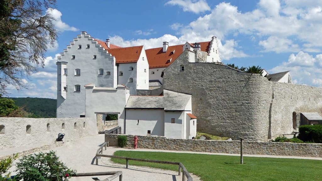 Rosenburg Castle and Falconry Riedenburg