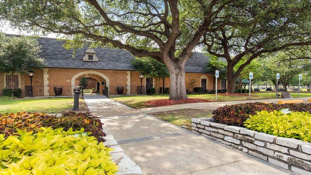 Moore Memorial Gardens