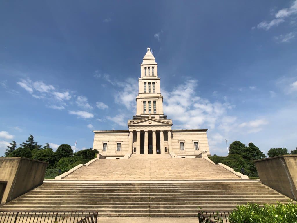 GW Masonic National Memorial - Front exterior
