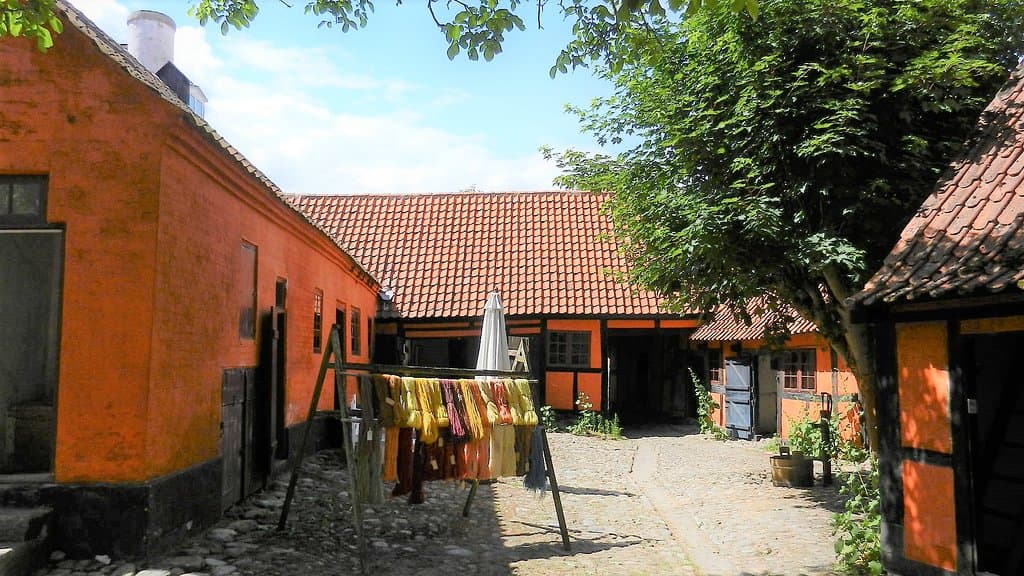 Overzicht van de binnenplaats