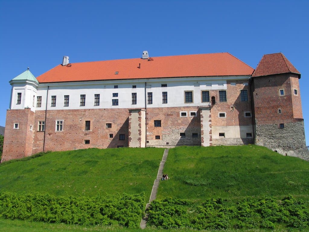 Western facade of Sandomierz Castle and Museum (photo M. Banaczek)